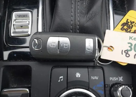 2018 Mazda Mazda3 Touring из США, поврежденный, VIN 3MZBN1L32JM163007